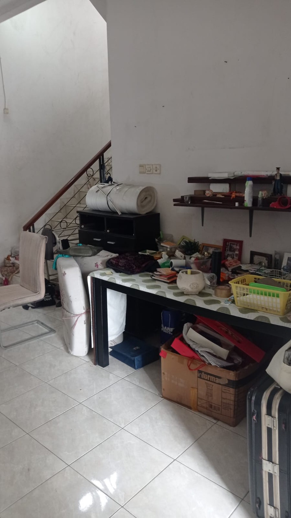 Rumah Mandiri  BSD Anggrek Loka  Row Jalan besar, dekat security post