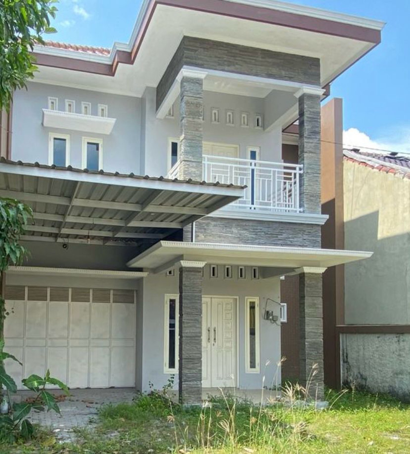 Rumah Tinggal 2 Lantai Dalam Perum Nogotirto Gamping Sleman