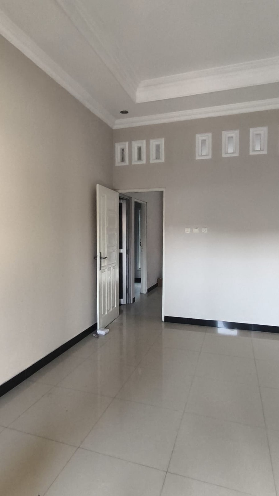 Rumah Tinggal 2 Lantai Dalam Perum Nogotirto Gamping Sleman