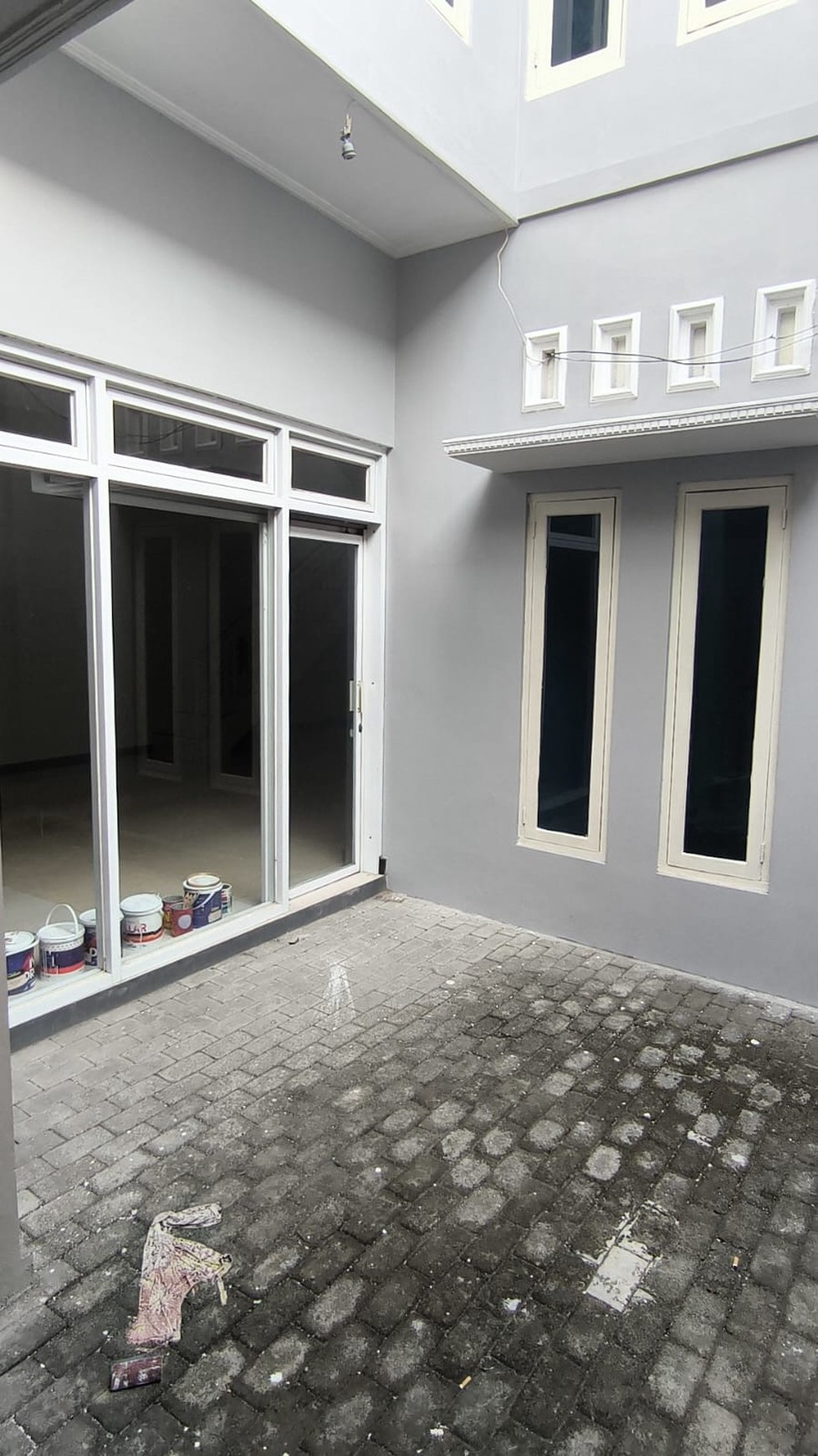 Rumah Tinggal 2 Lantai Dalam Perum Nogotirto Gamping Sleman