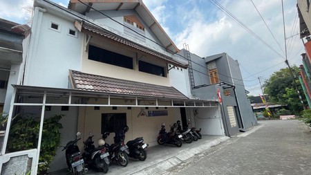 Rumah Tinggal 2 Lantai Dalam Perum Nogotirto Gamping Sleman