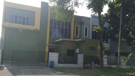 Gudang Full Renovasi di Taman Tekno BSD Dekat Akses Tol