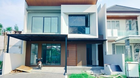 Rumah dijual Perumahan Crystal Golf Citraland Lakarsantri Surabaya Barat 2 Lantai Siap Huni