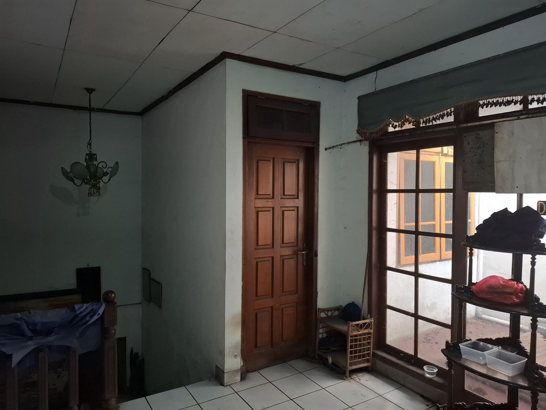 Rumah Akses Depan Jalan 3 mobil di Daerah Tebet Jakarta Selatan