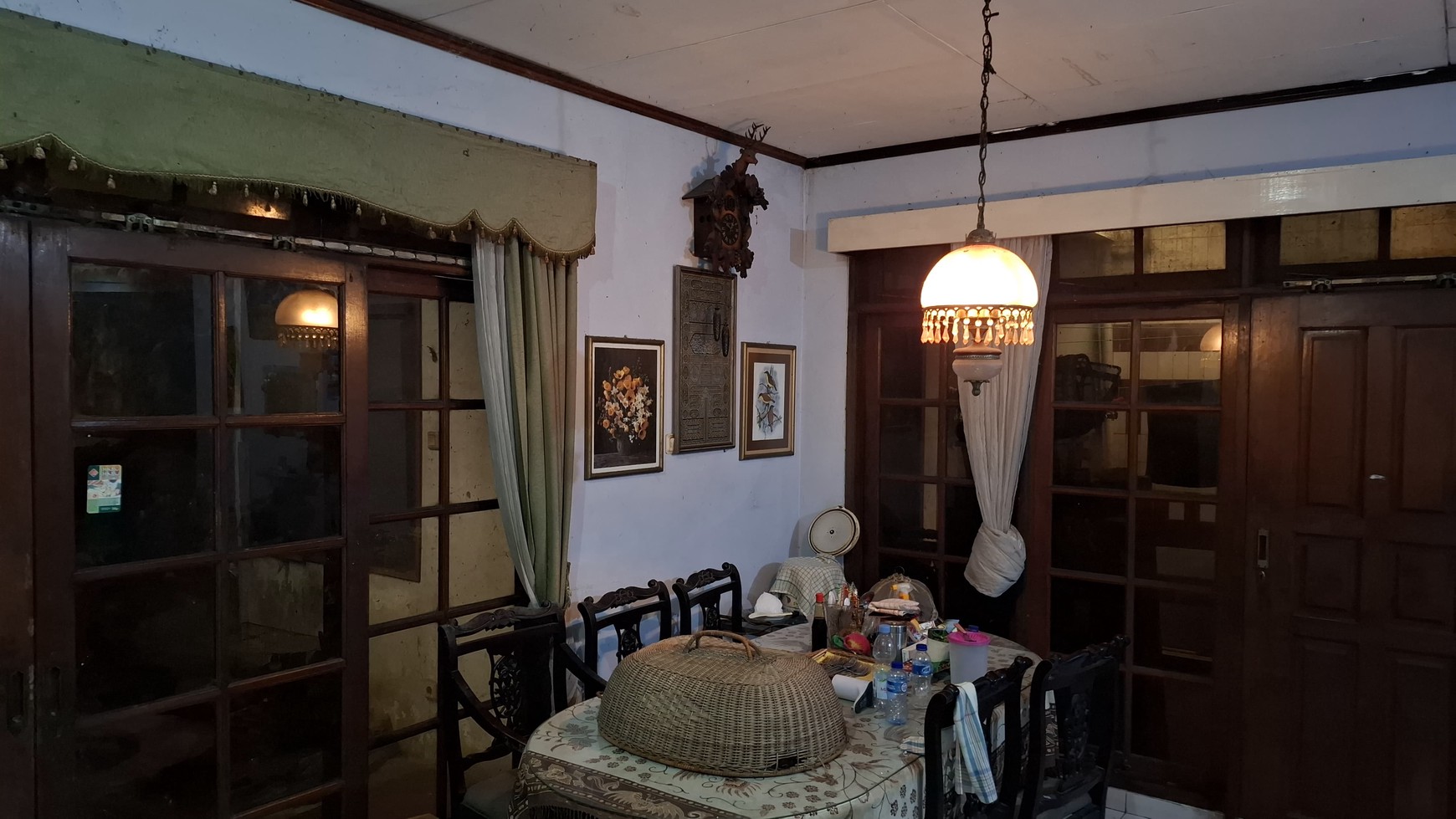 Rumah Akses Depan Jalan 3 mobil di Daerah Tebet Jakarta Selatan