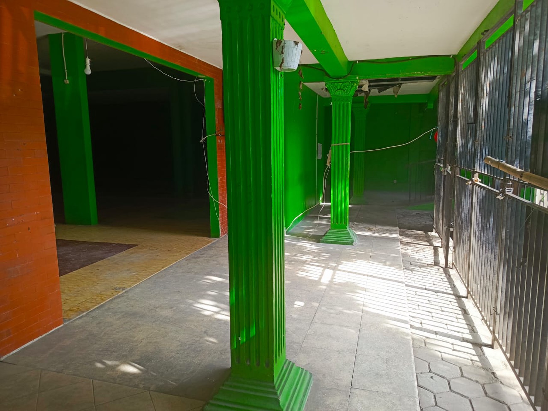 Disewakan Rumah Usaha Restoran 1 Lantai di Duren Tiga