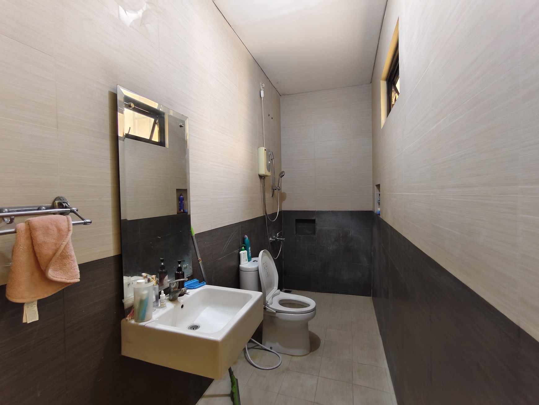 Rumah Hoek Murah Citragran Cibubur  Siap Huni