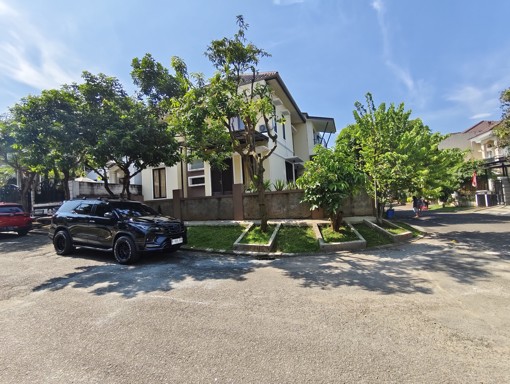 Rumah Hoek Murah Citragran Cibubur  Siap Huni