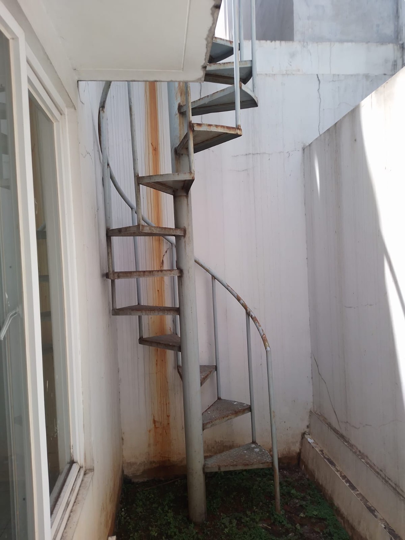 Rumah Minimalis 1 lantai bebas banjir di Pamulang