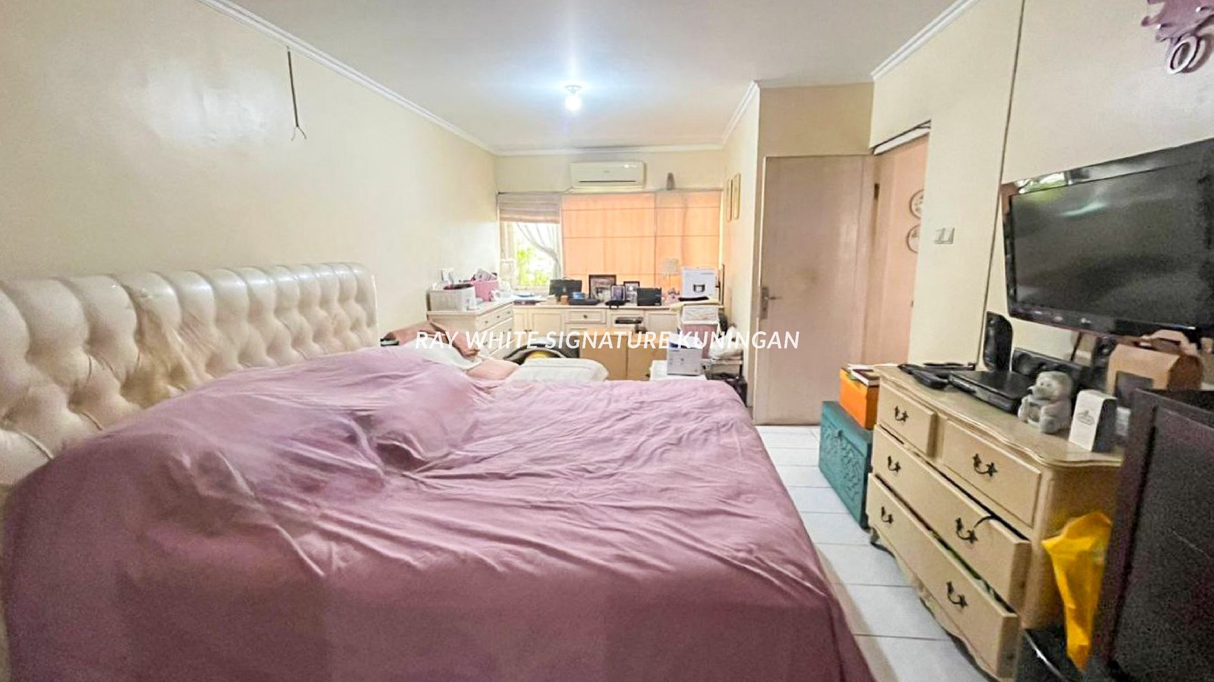 Dijual Rumah Dalam Komple Taman Gandaria Lokasi Bagus