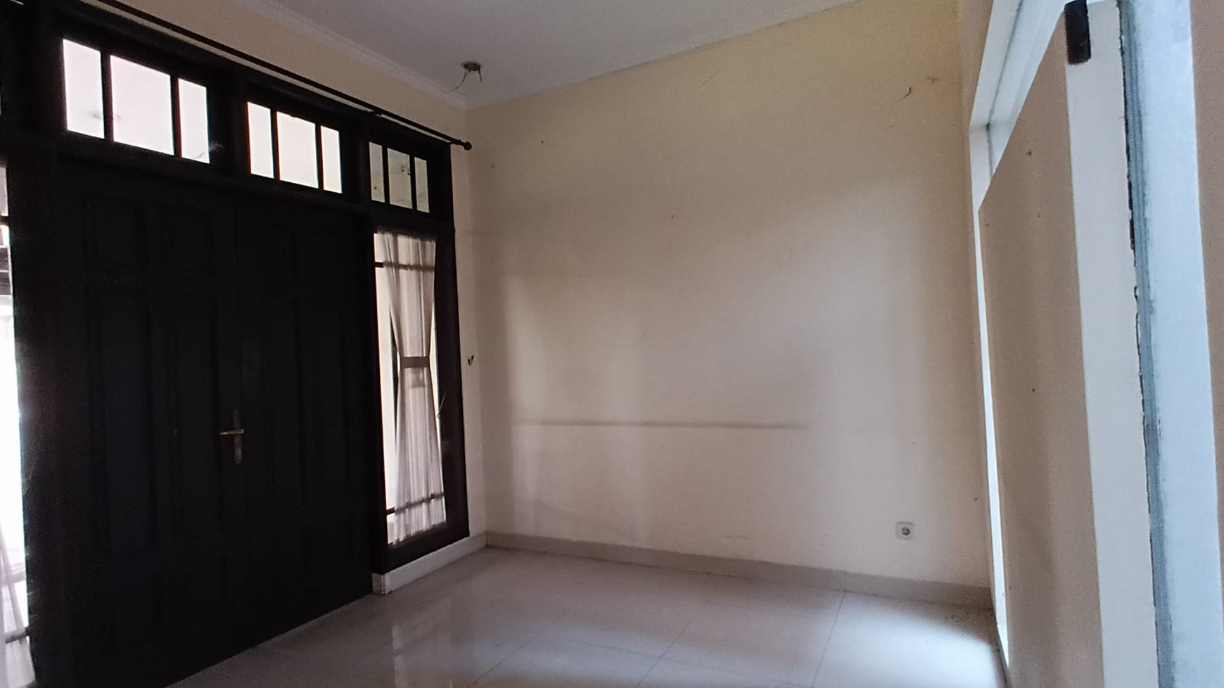 Rumah Luas Jalan Lebar Bebas Banjir - Hunian Nyaman Strategis di Kalibata, Jakarta Selatan
