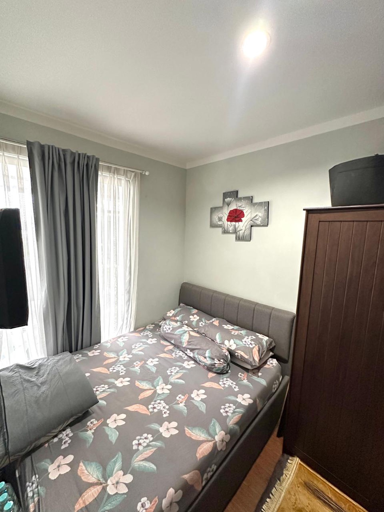 Rumah Minimalis, dalam Cluster kemanan 24 Jam di Bintaro.