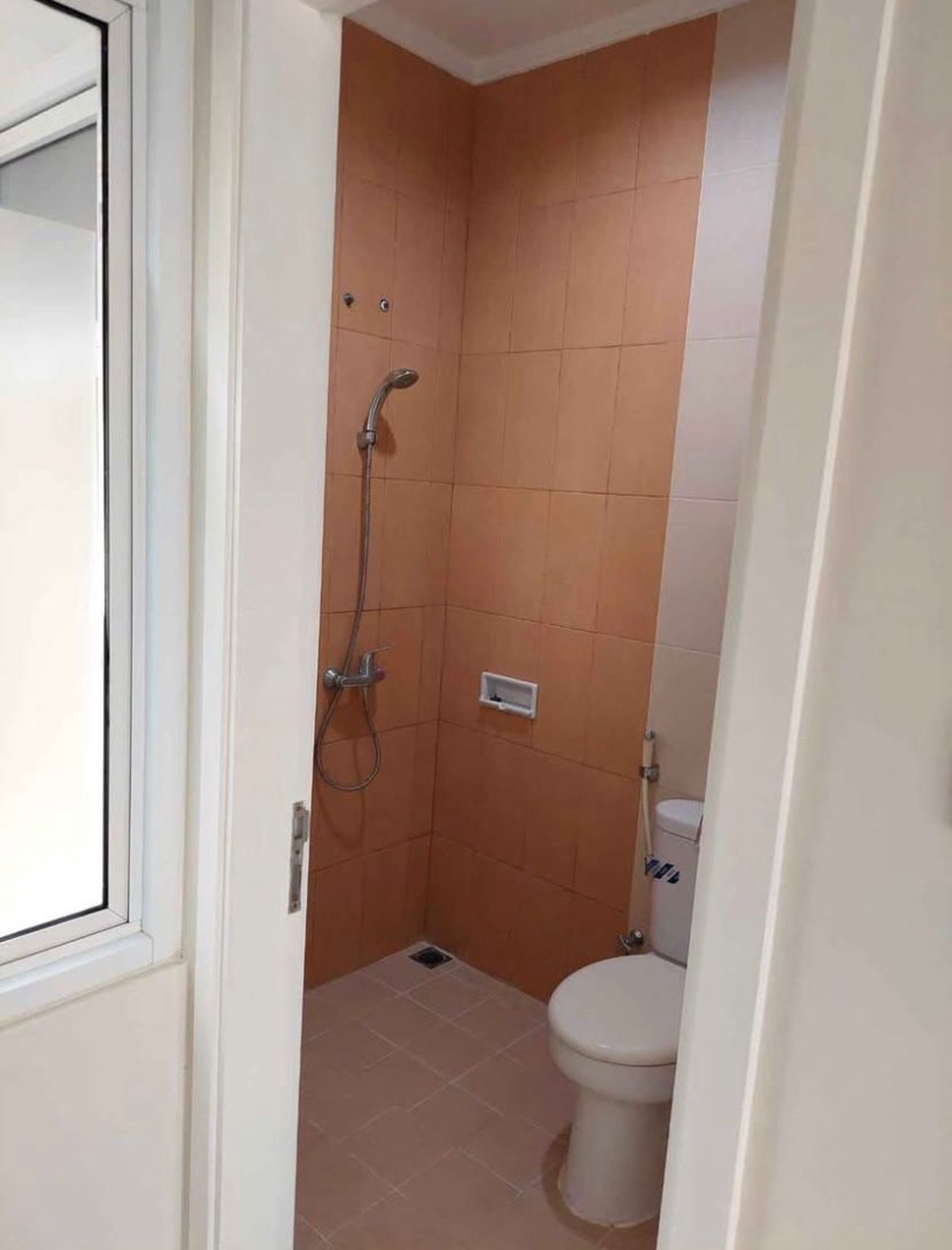 Rumah 2 lantai siap huni di Elista Village
