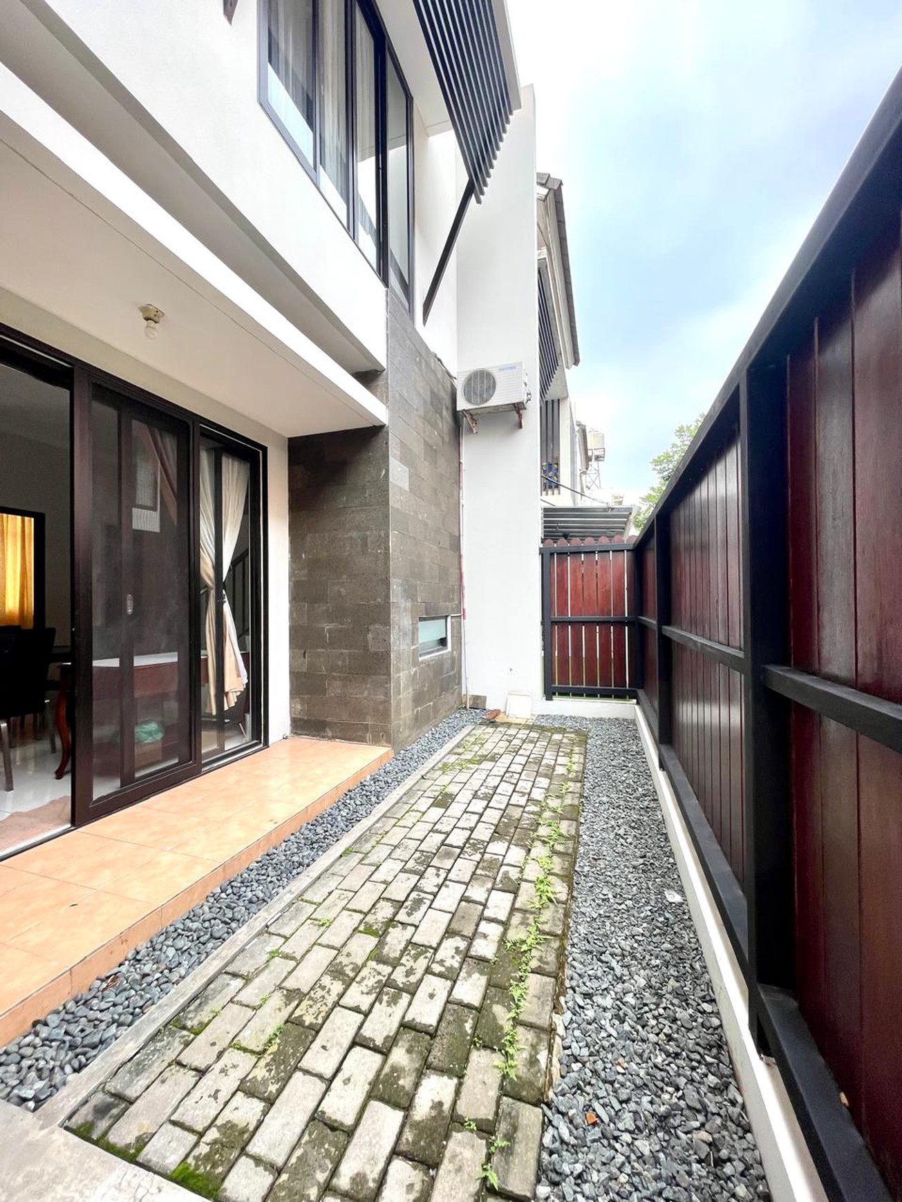 Rumah Di Bintaro Bagus 2 Lantai SHM Siap Huni KT 4+1 Km3+1 dalam Cluster @Bintaro Sektor 9