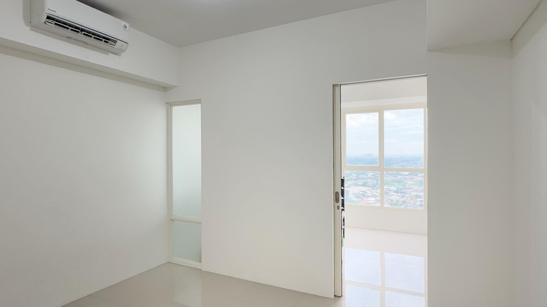 Dijual Apartemen 1 Bedroom View Taman dan Kota Lokasi Berada di Jalan Boulevard Serpong