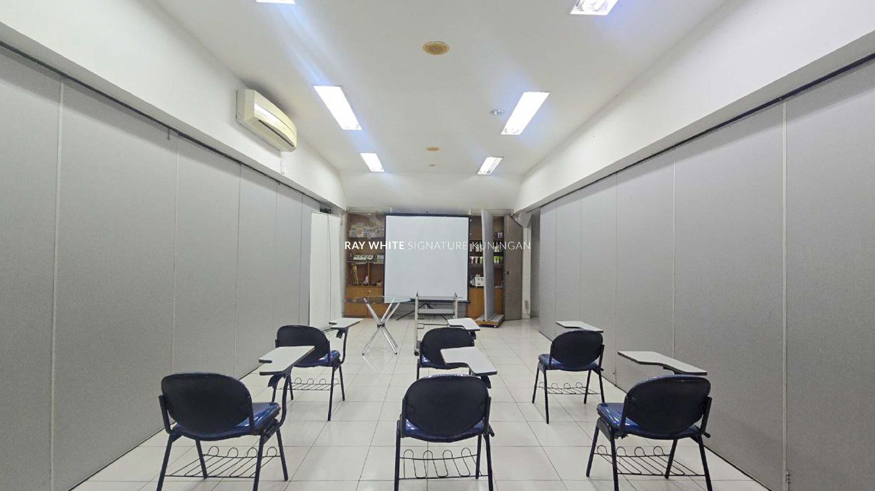 Gedung Kantor 4,5 Lantai Lokasi Bagus Cocok Untuk Investasi di Menteng
