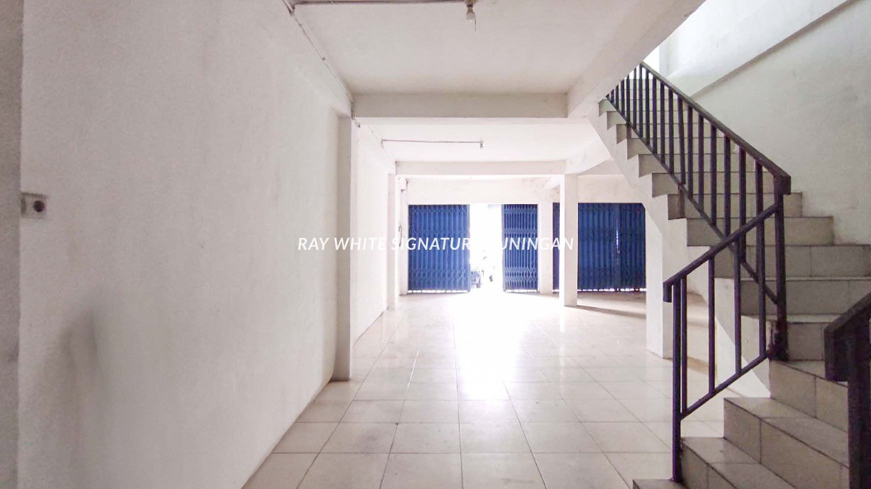 Sewa Ruko Gandeng 3 Lantai di Jl. Angkasa Gunung Sahari