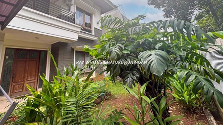 Rumah Mewah Lokasi Prime di Jl Erlangga Kebayoran Baru
