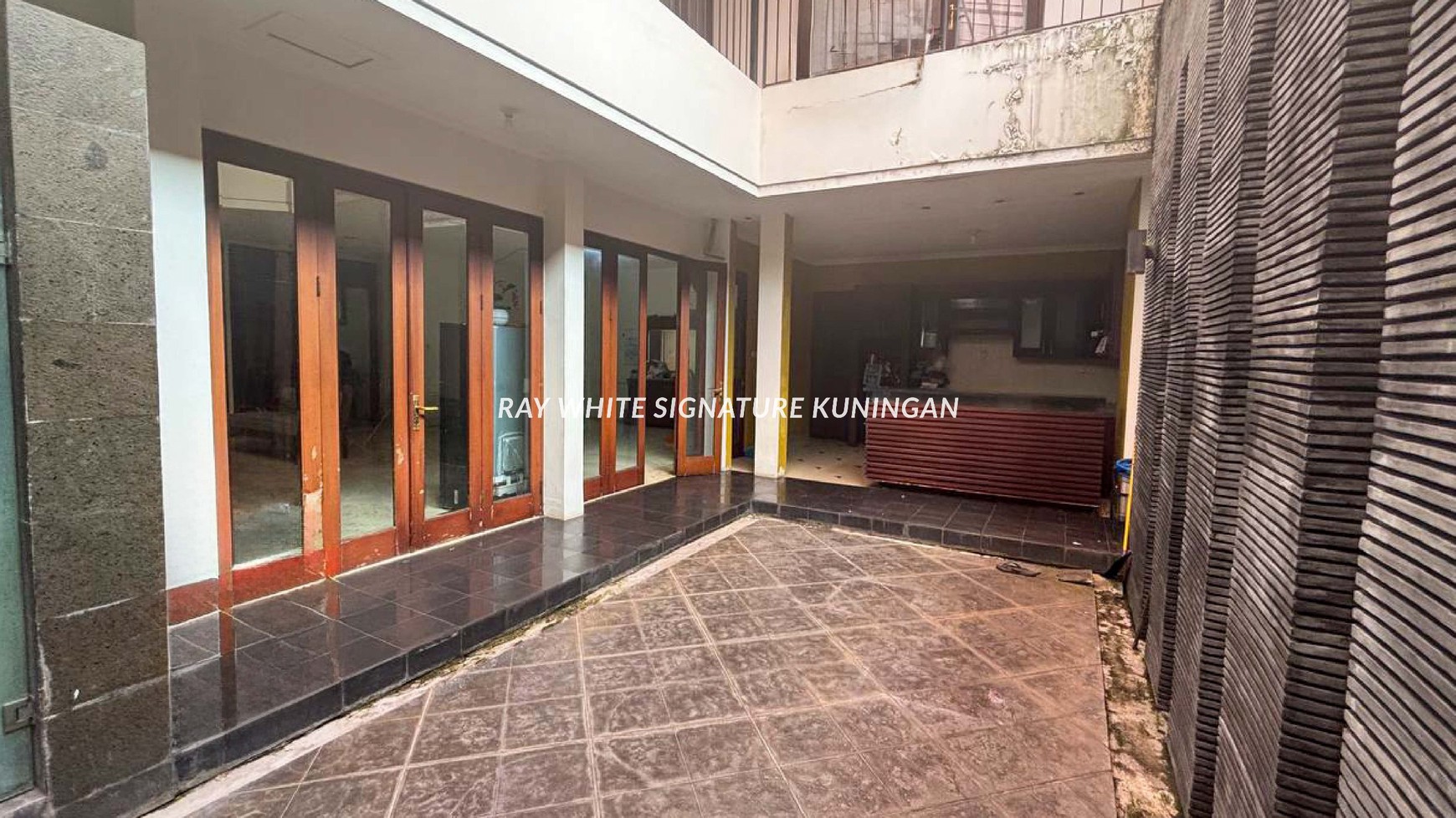 Rumah Lokasi Prime Jl Erlangga Area Tenang Jalan Lebar