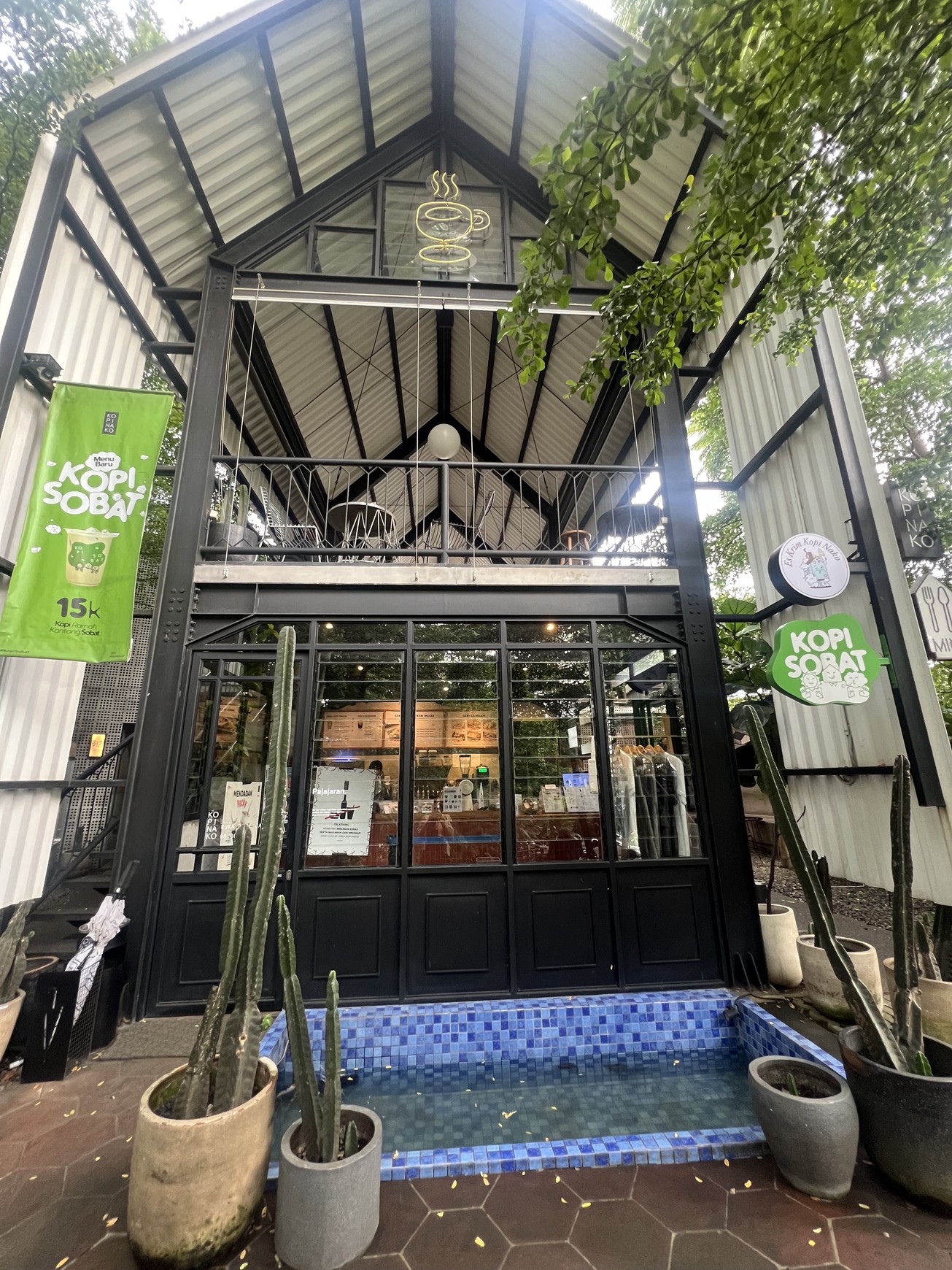 Ruang Usaha Mainroad Pahlawan