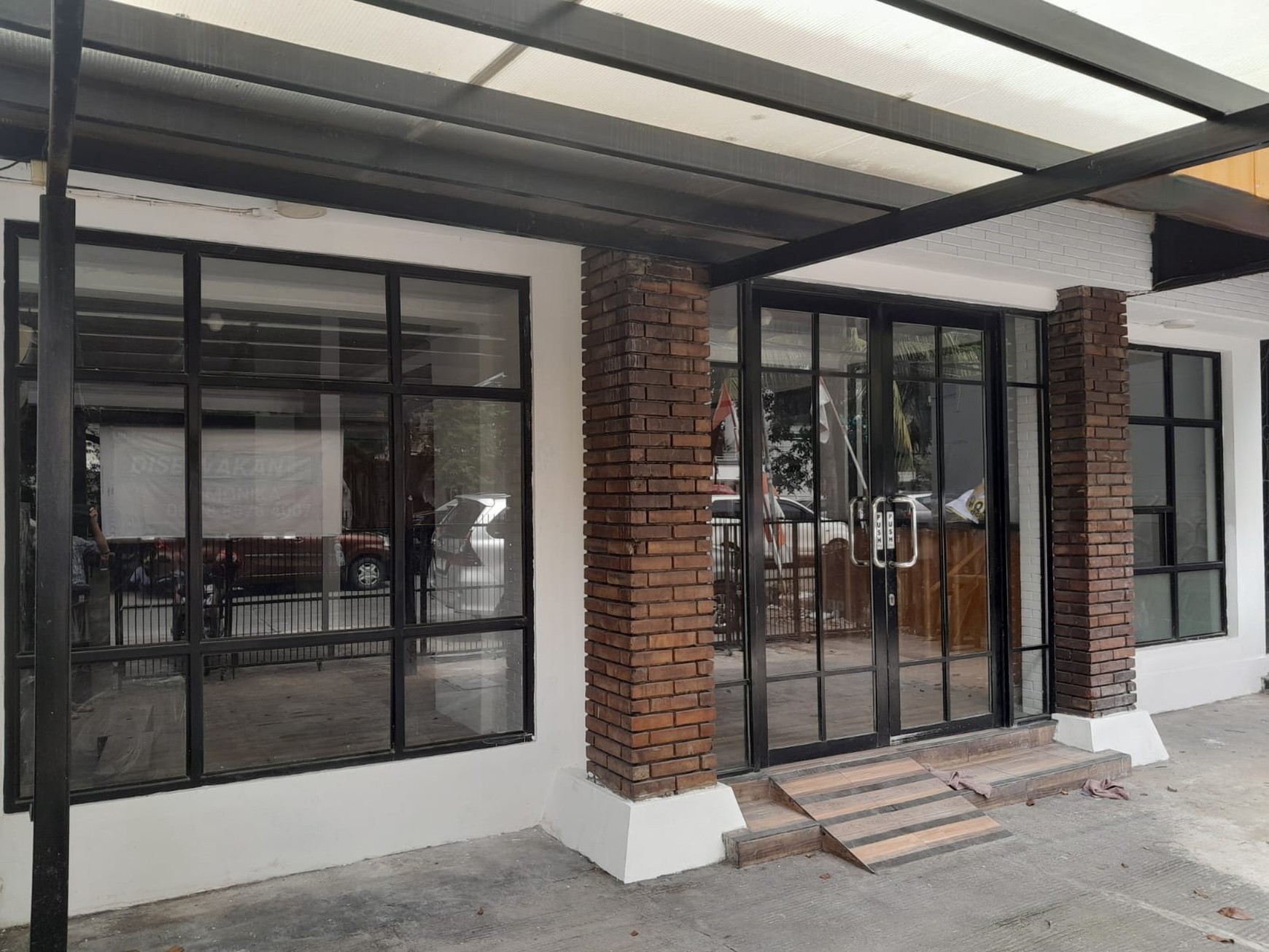 Rumah Kelapa Kopyor Raya, Kelapa Gading; siap untuk usaha kuliner