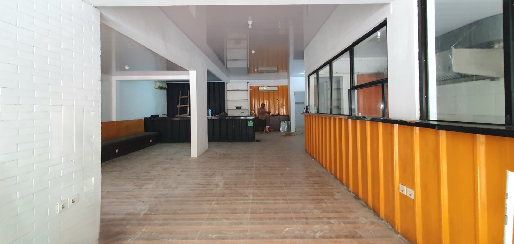 Rumah Kelapa Kopyor Raya, Kelapa Gading; siap untuk usaha kuliner