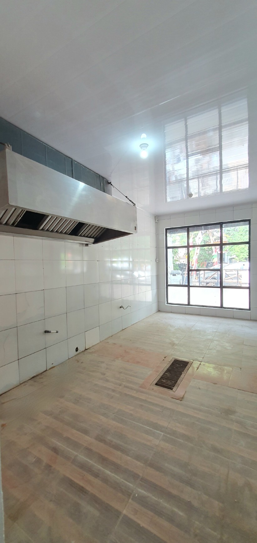Rumah Kelapa Kopyor Raya, Kelapa Gading; siap untuk usaha kuliner