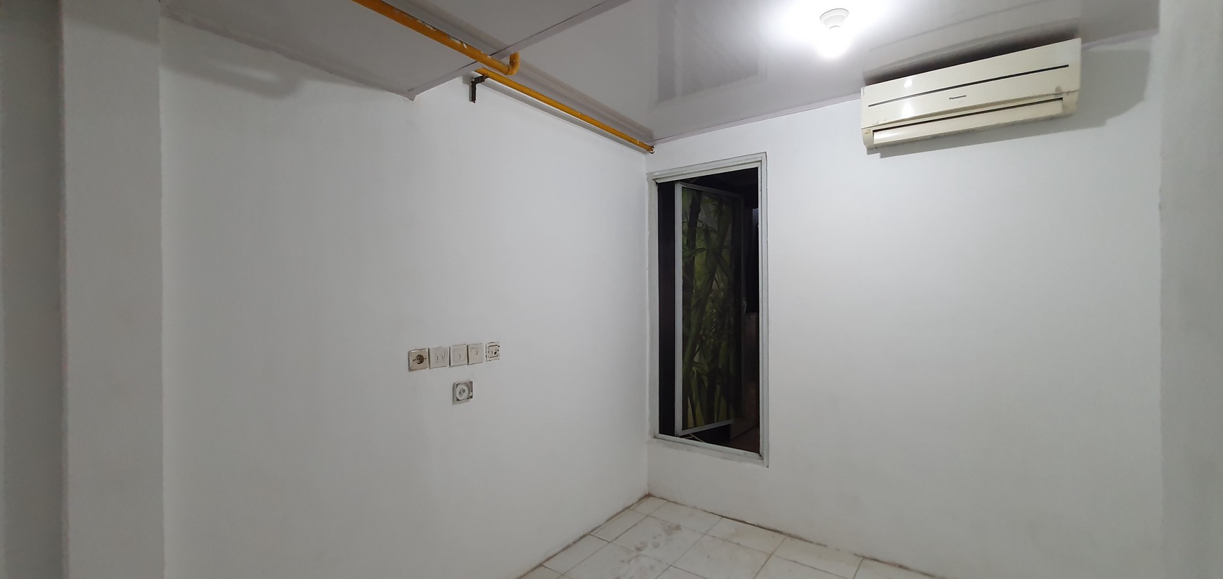 Rumah Kelapa Kopyor Raya, Kelapa Gading; siap untuk usaha kuliner