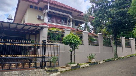 Dijual Hunian 6 Kamar Tidur Sangat Nyaman Dalam Komplek Cinere