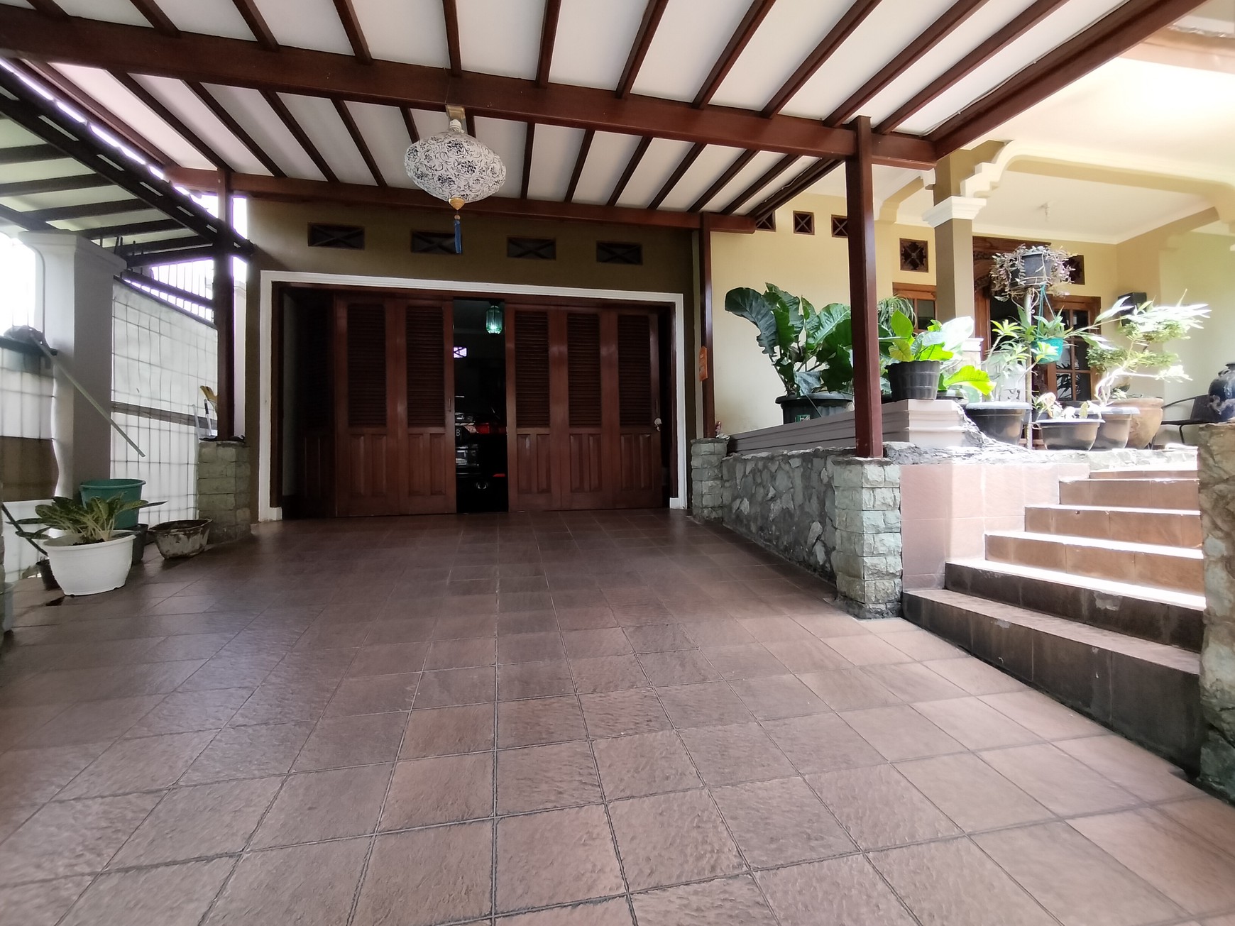 Dijual Hunian 6 Kamar Tidur Sangat Nyaman Dalam Komplek Cinere