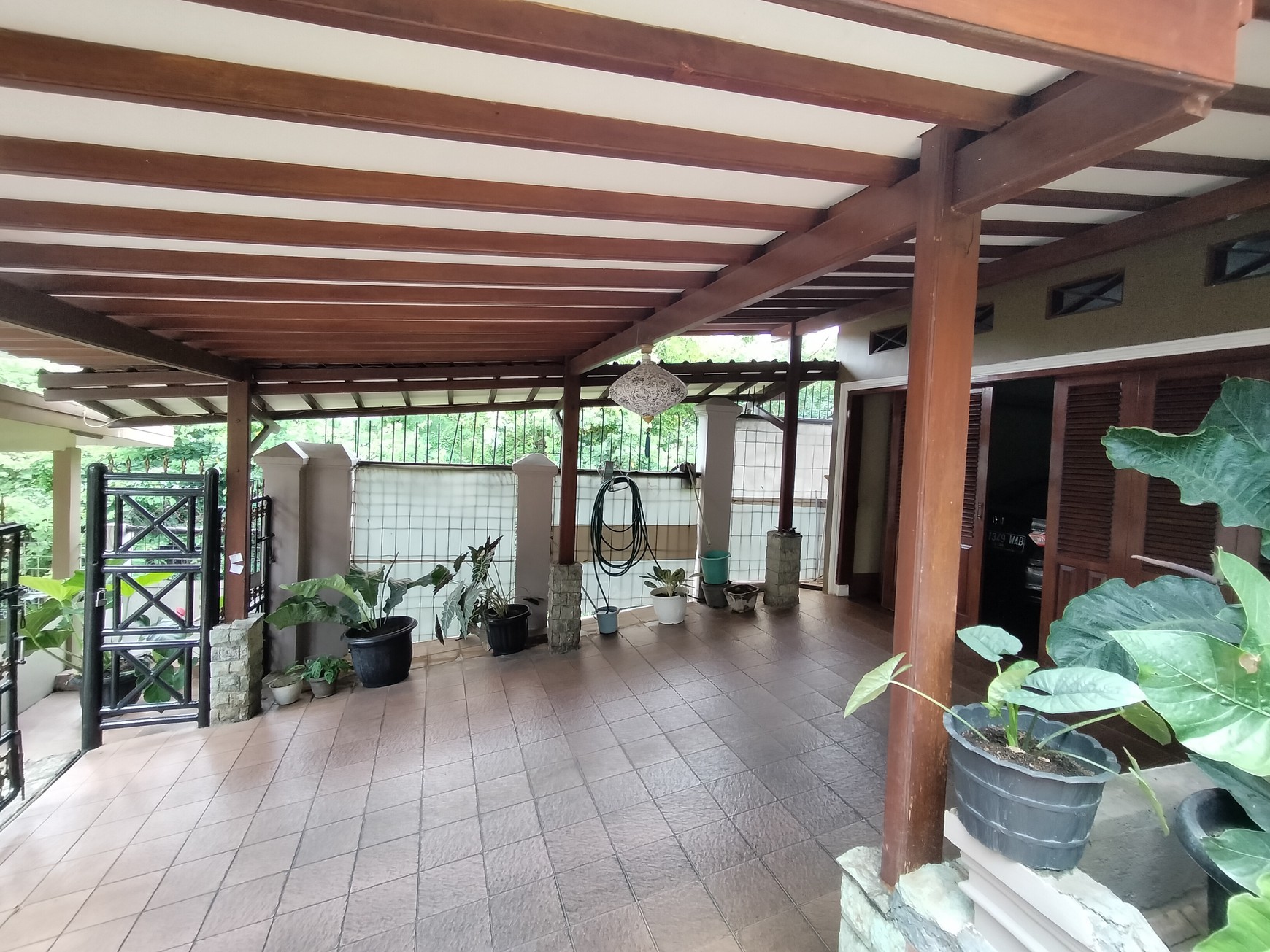 Dijual Hunian 6 Kamar Tidur Sangat Nyaman Dalam Komplek Cinere