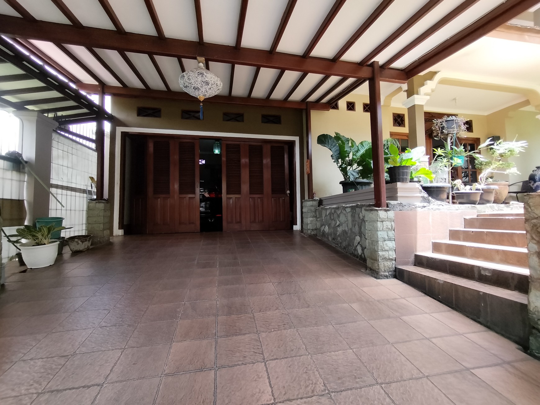 Dijual Hunian 6 Kamar Tidur Sangat Nyaman Dalam Komplek Cinere