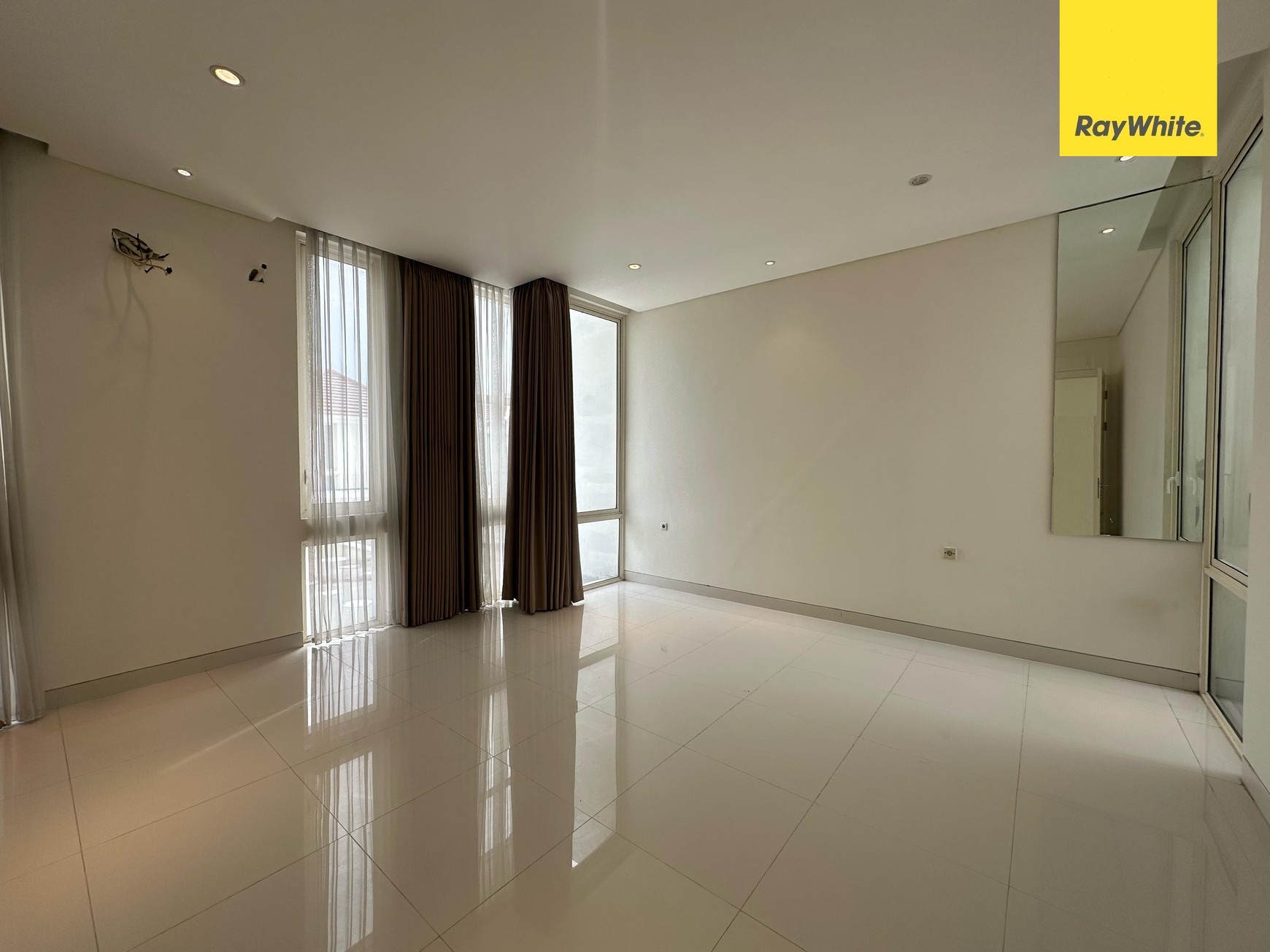 Rumah Dijual Di Grand Pakuwon Surabaya
