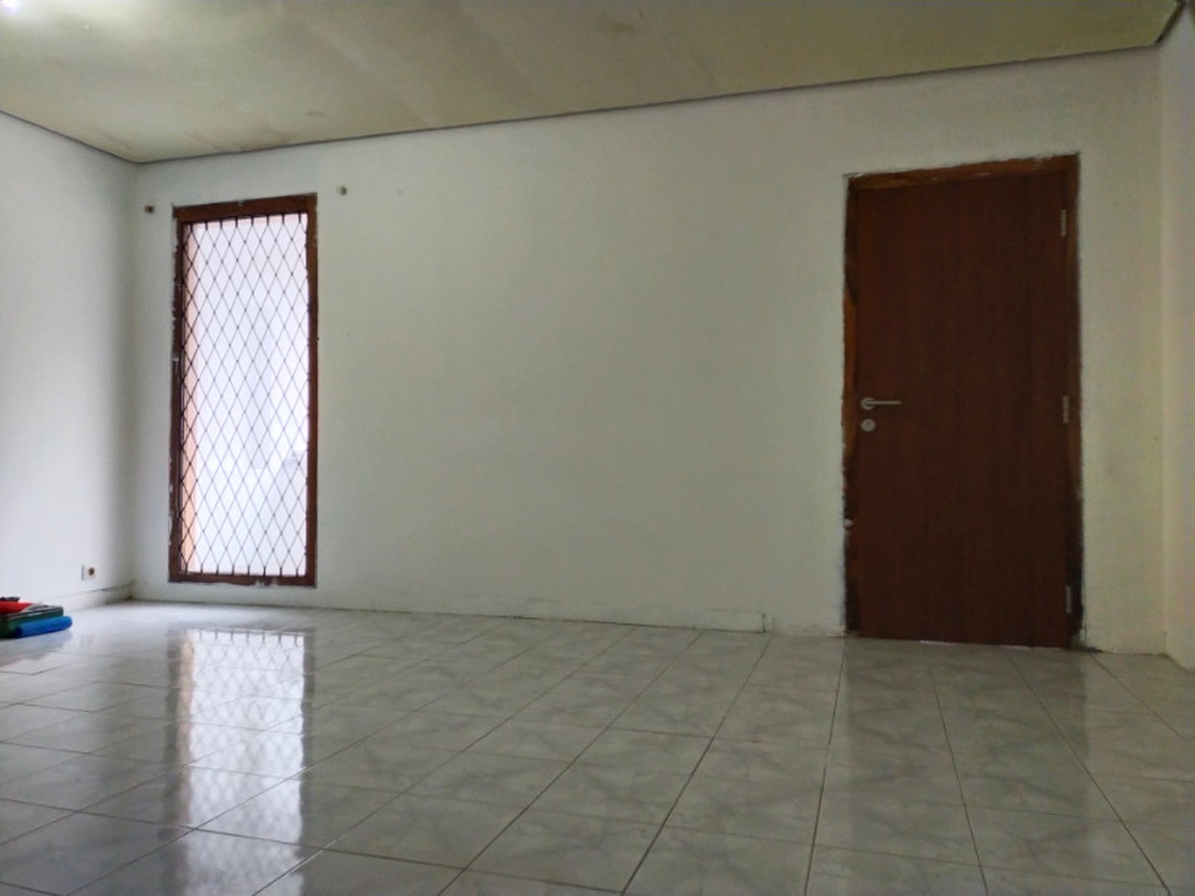 Rumah Bangunan Lama , 2 Lantai, Lokasi Strategis di Mampang Prapatan , Jakarta Selatan