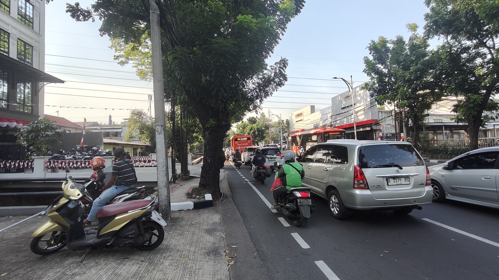 Ruko Strategis untuk Kantor - UNIT C di Jual di CBD Pasar Minggu - Jakarta Selatan