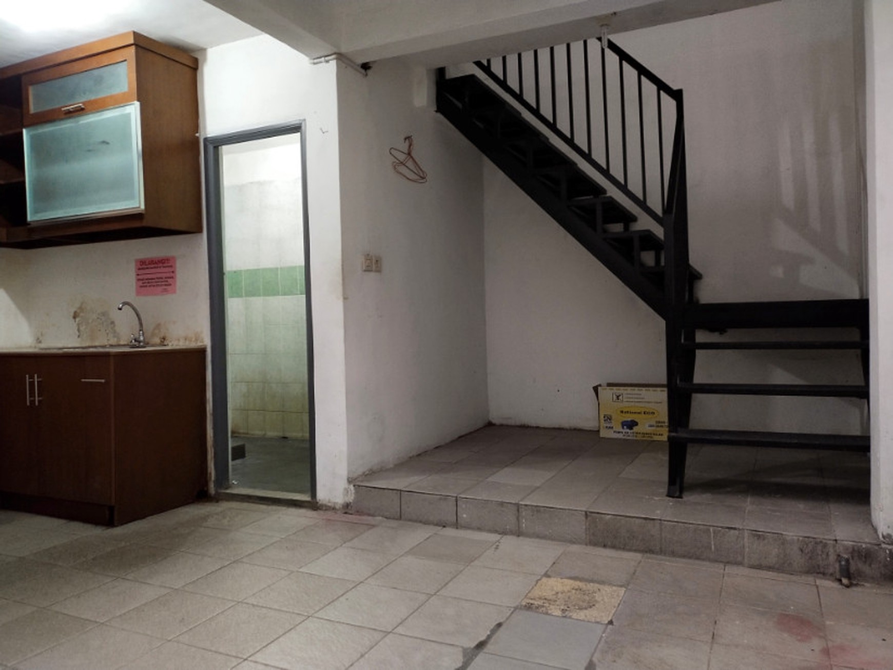 Rumah Bangunan Lama , 2 Lantai di Mampang Prapatan , Jakarta Selatan Nego sampai Deal