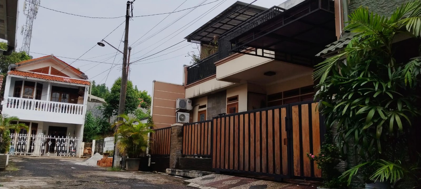 Rumah Dalam Komplek Perumahan di JatiBening Baru Nego sampai Deal