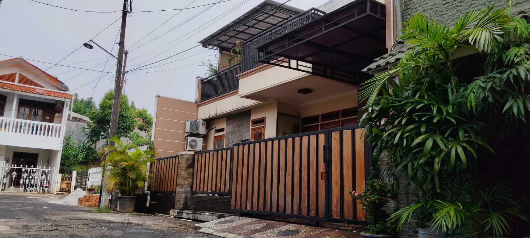 Rumah Dalam Komplek Perumahan di JatiBening Baru Nego sampai Deal