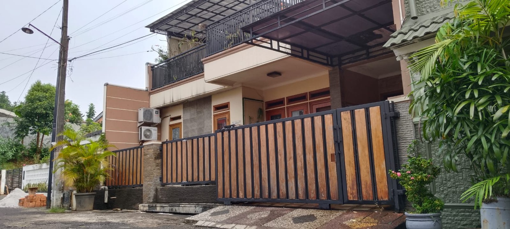 Rumah Dalam Komplek Perumahan di JatiBening Baru Nego sampai Deal
