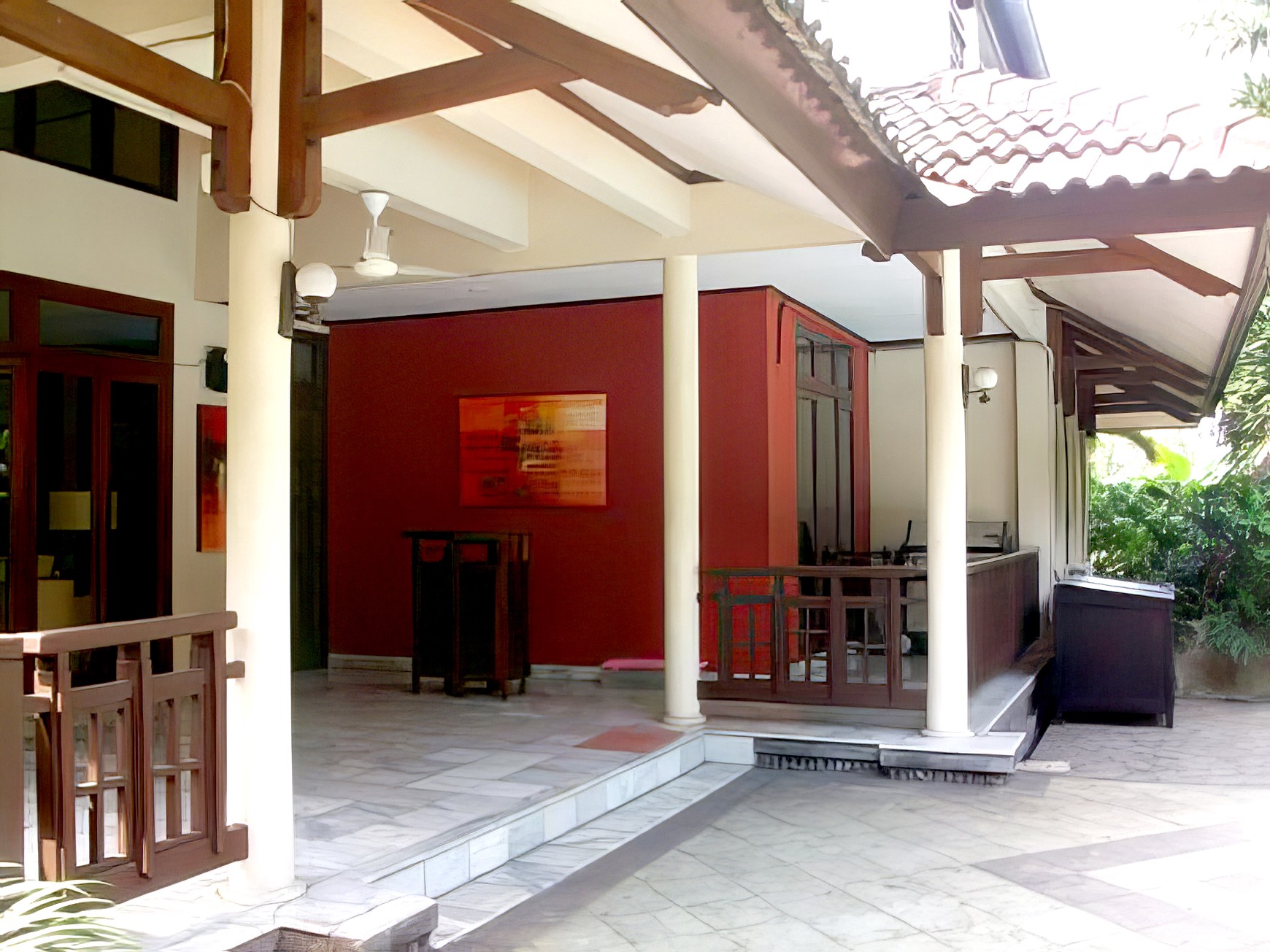 Rumah 2 Lantai dengan Halaman Luas di Antasari Lokasi Strategis , Nyaman dan Asri