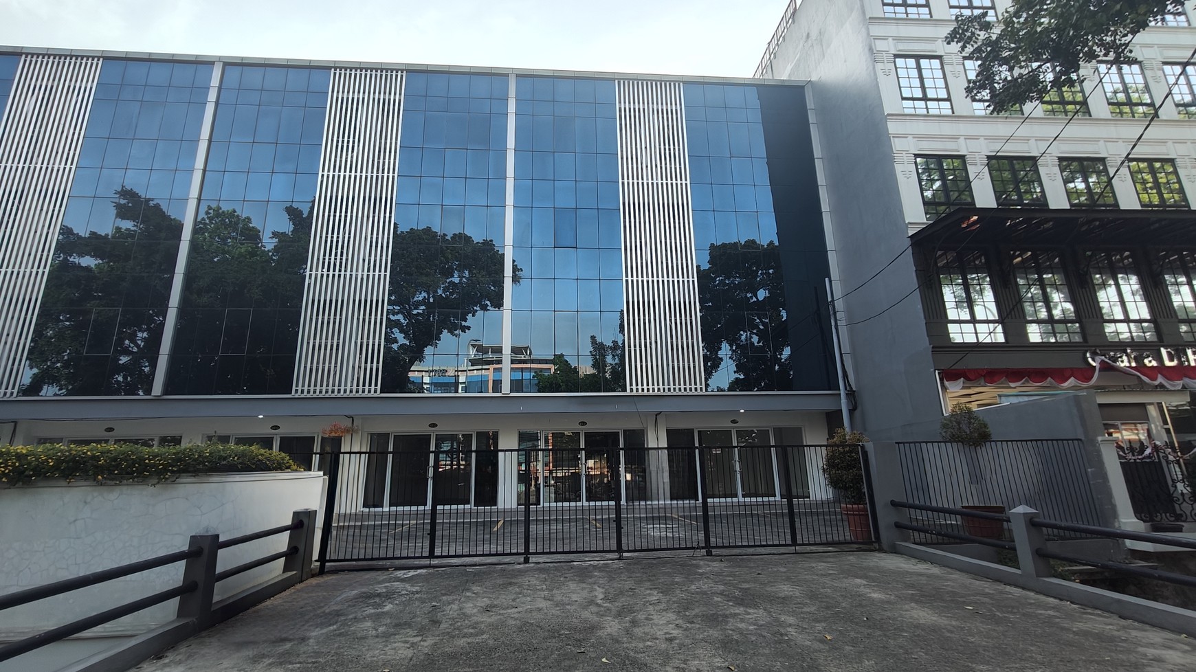 Ruko Strategis untuk semua Bisnis - UNIT E di jual di CBD Pasar Minggu - Jakarta Selatan 