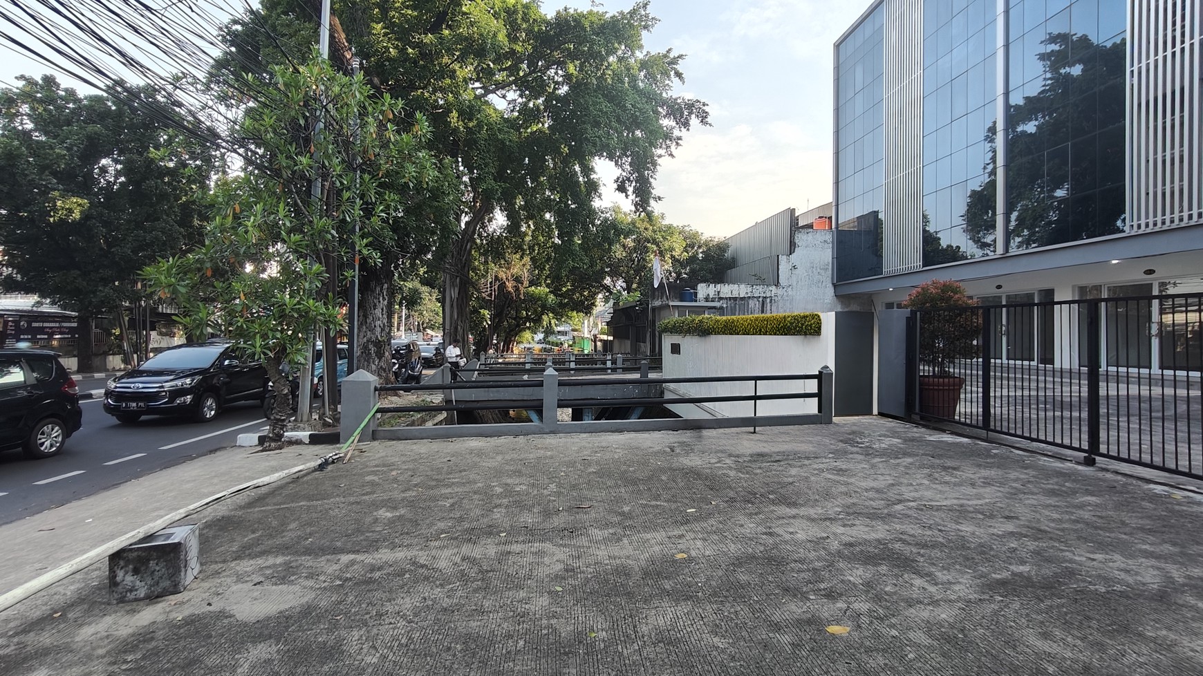 Ruko Strategis untuk semua Bisnis - UNIT E di jual di CBD Pasar Minggu - Jakarta Selatan 