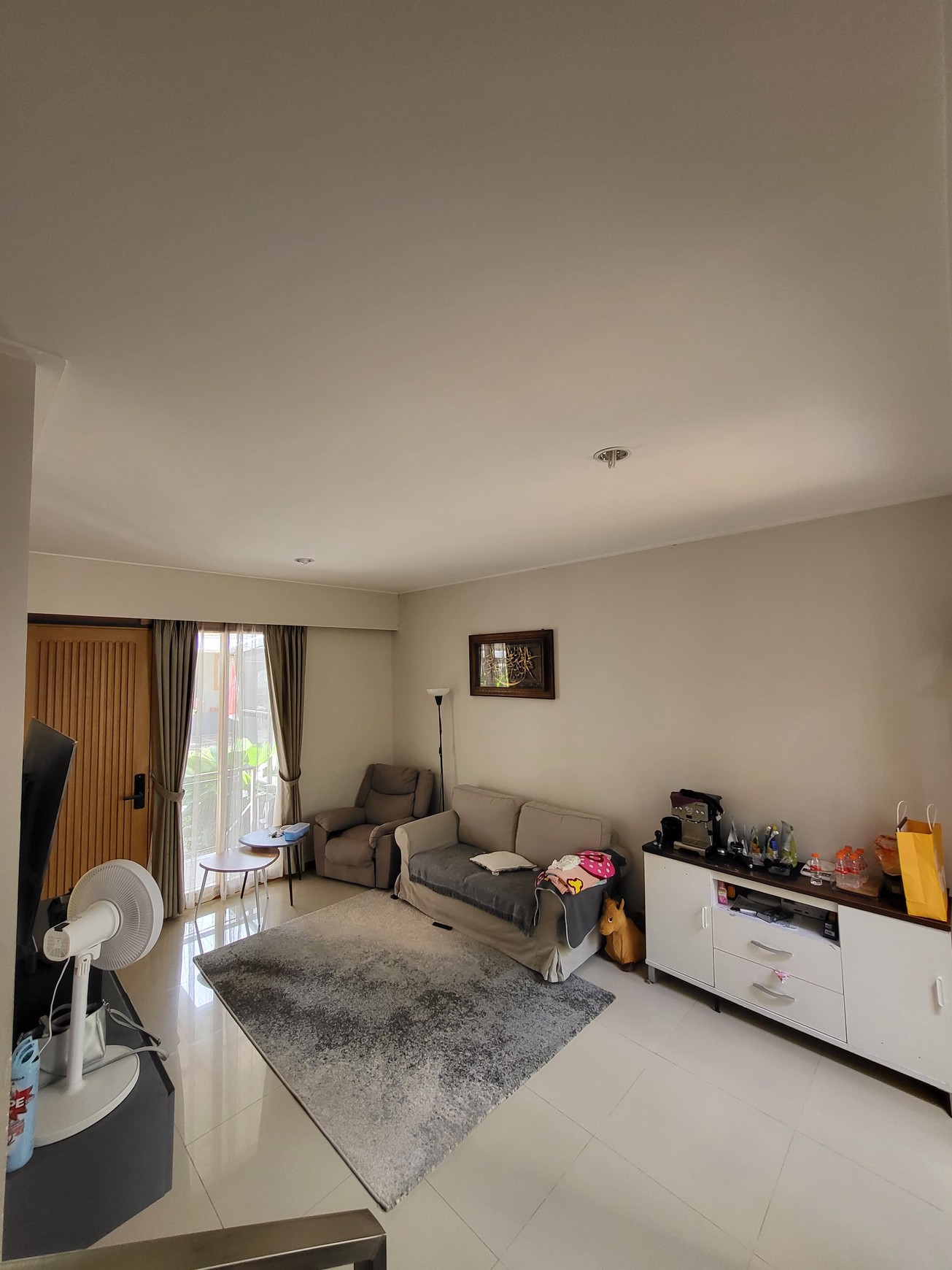 Rumah 2 lantai semi furnished daerah sejuk Awiligar