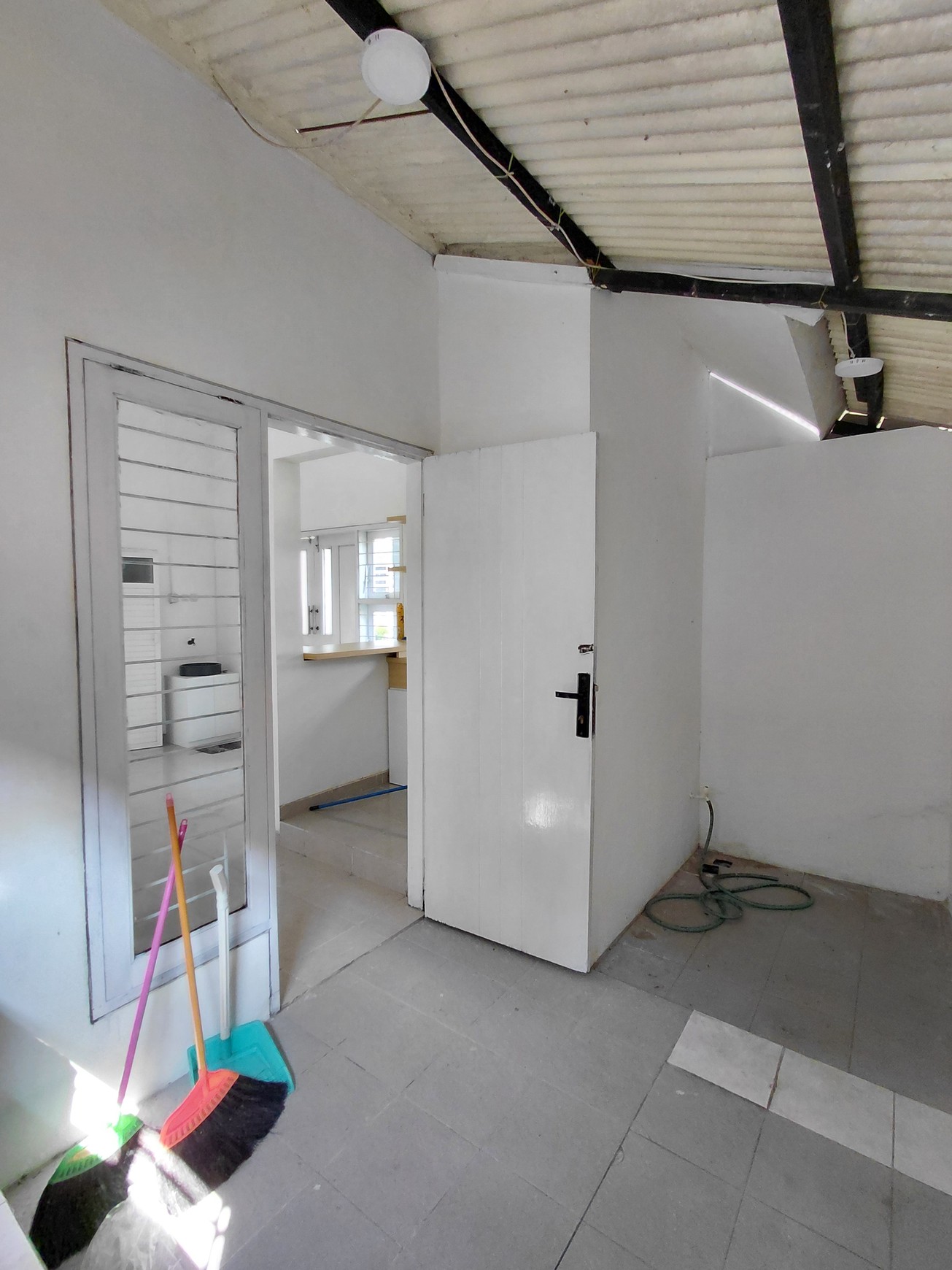 Sewa rumah kontrakan murah cluster puri Safira menganti gresik Furnished, Hook & Murah