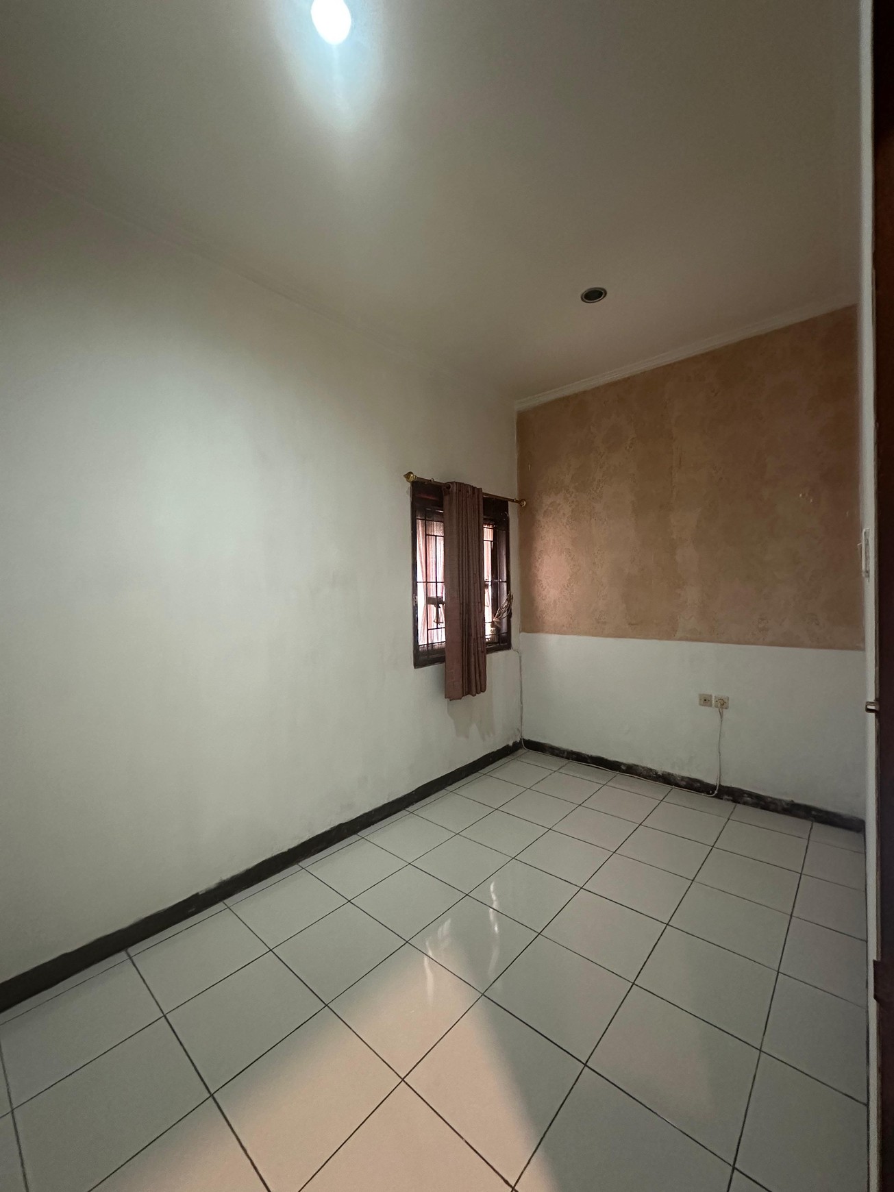 Rumah Siap Huni di Taman Kopo Indah
