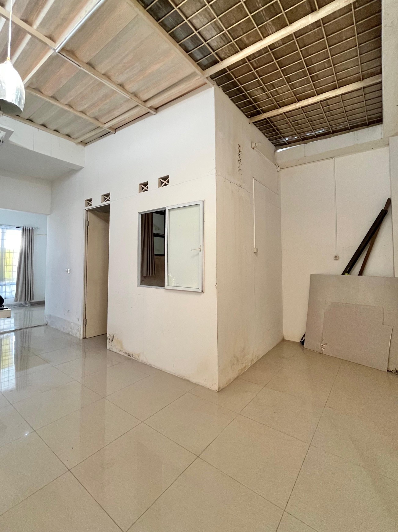 Disewakan Rumah di Cluster Flora Aryana Karawaci Tangerang