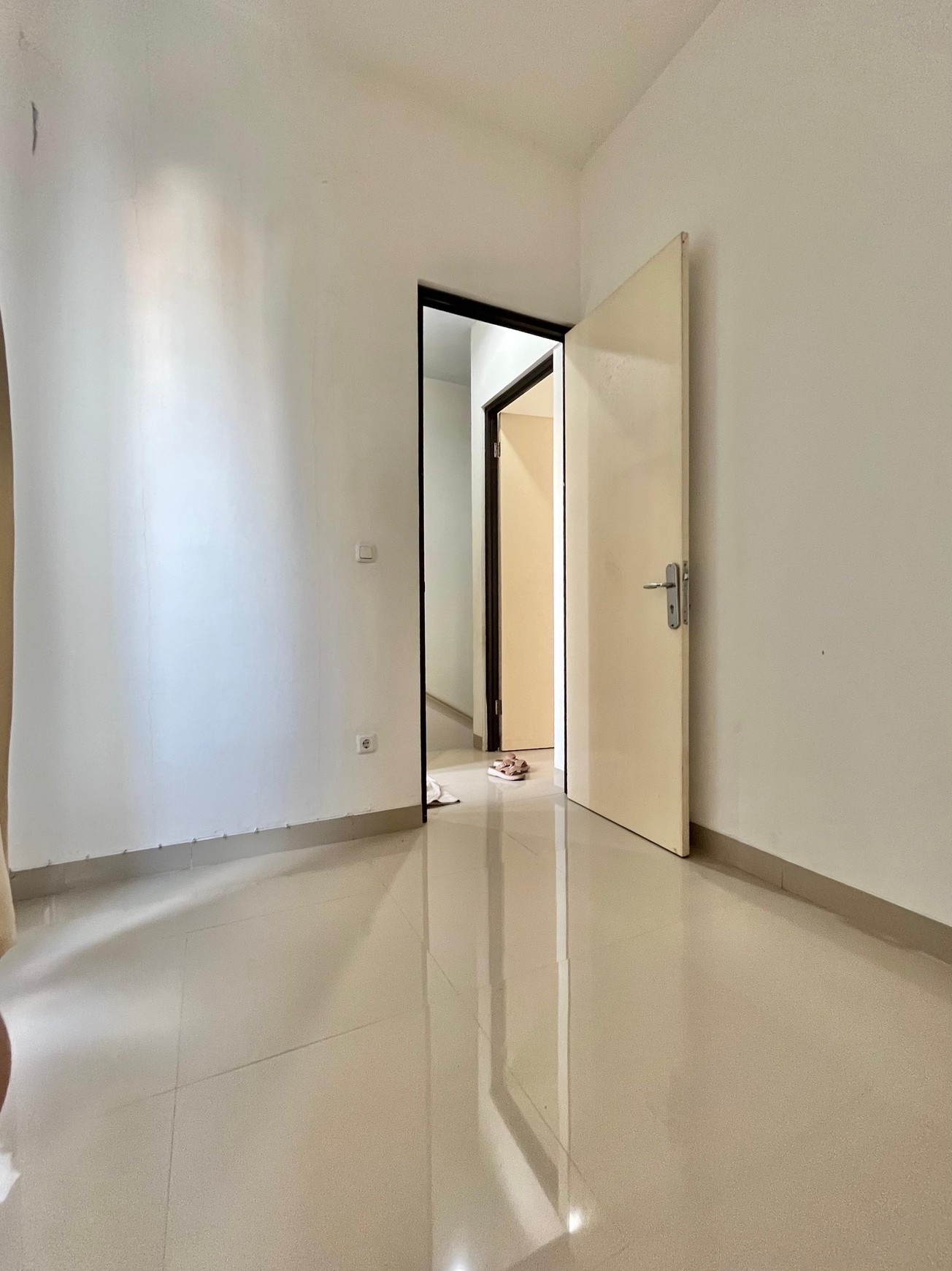 Disewakan Rumah di Cluster Flora Aryana Karawaci Tangerang