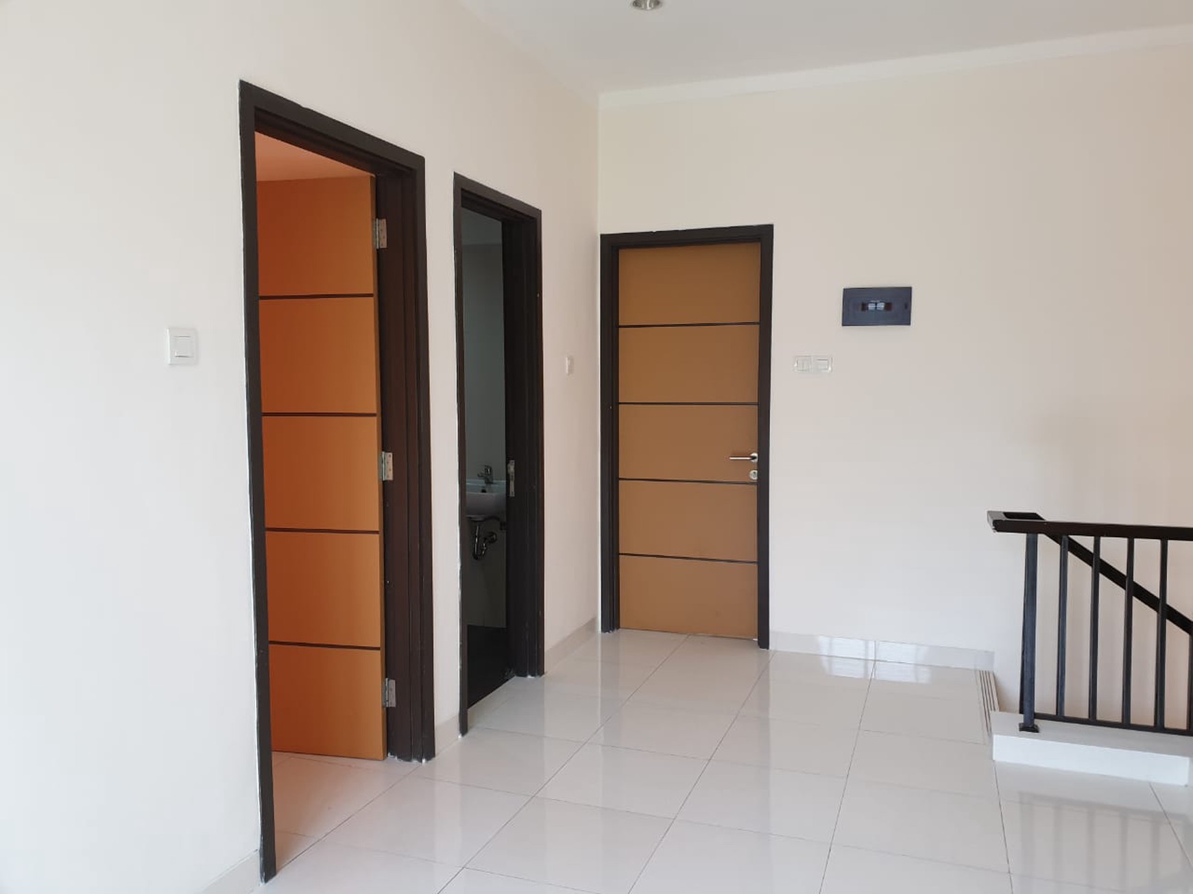 Rumah siap huni di Bintaro Jaya 9.