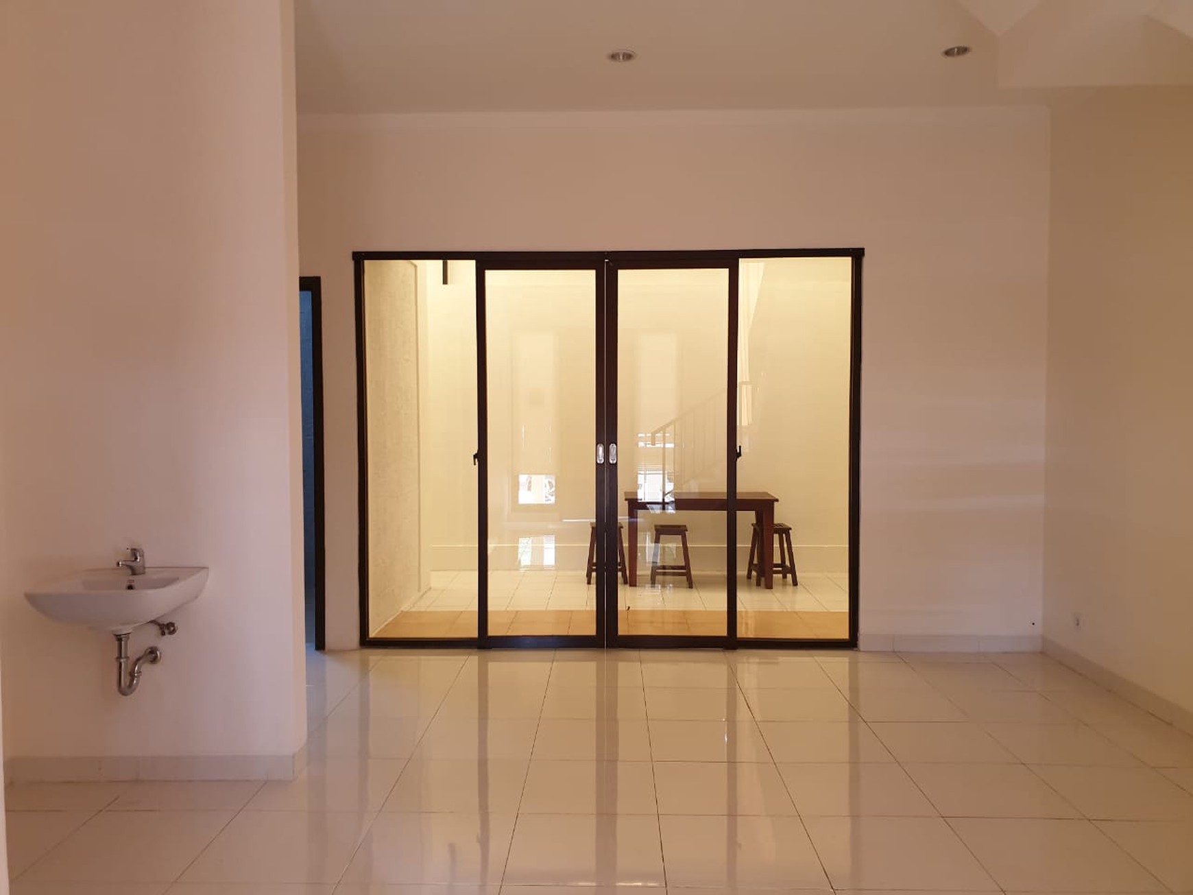 Rumah siap huni di Bintaro Jaya 9.