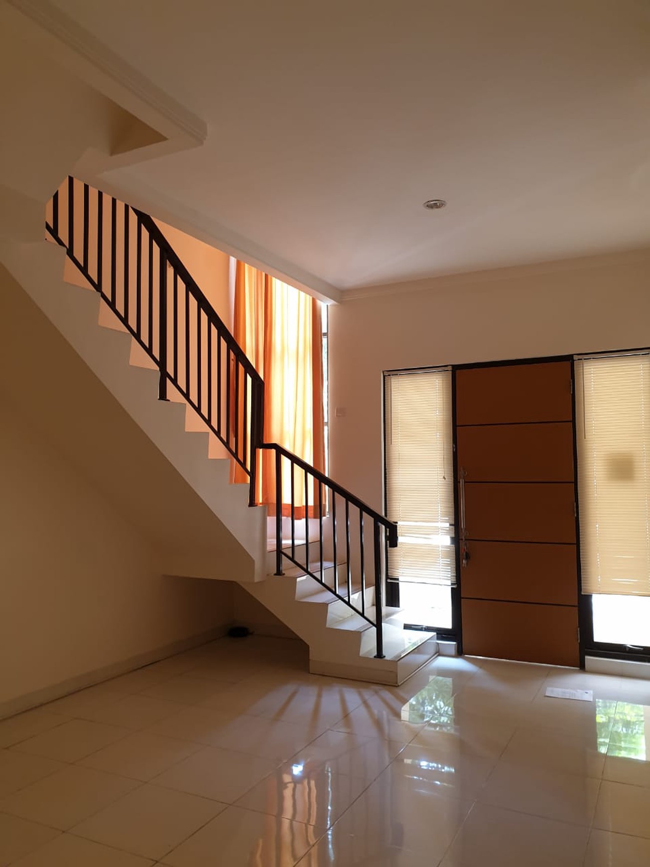 Rumah siap huni di Bintaro Jaya 9.